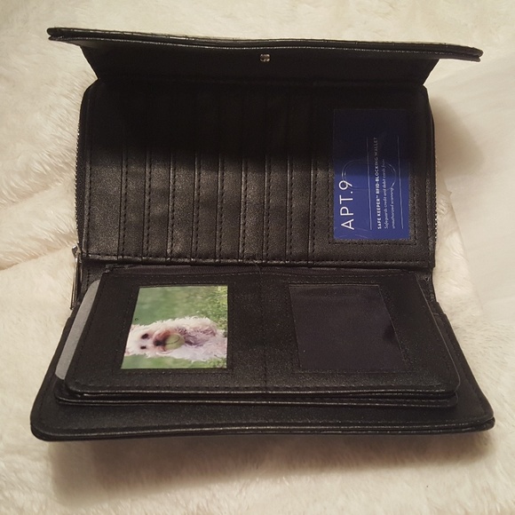Apt.9 Wallet - Picture 3 of 5
